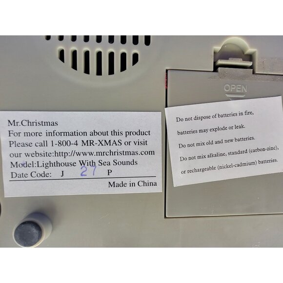 Vintage Mr. Christmas Holiday Cape Hatteras Animated Lighted Sound Lighthouse - Picture 17 of 17